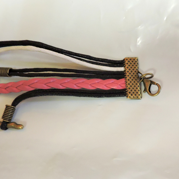Multi Strand Mulit Charm, bracelet, Pink Black White ... new without tags - Picture 5 of 9